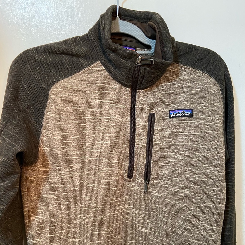 Patagonia Men’s medium quarter zip sweater pullover